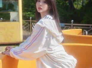 Jang Joo(장주)的婚纱作品就像是某种窃取新奇的魔力，美图之下，隐藏着点点惊喜，让人耳目一新。